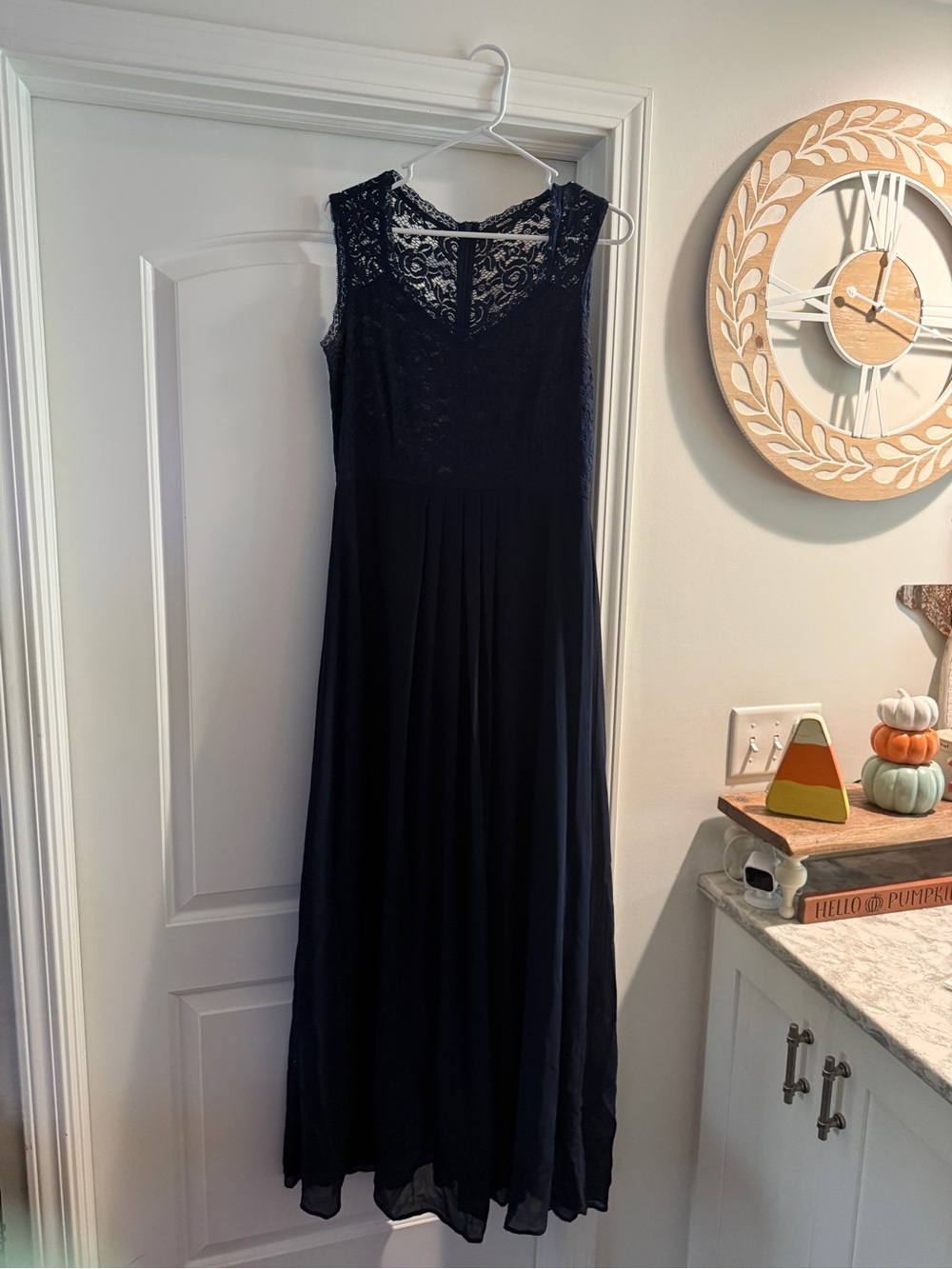 Sleeveless Navy Lace Maxi Dress with Flowing Skirt